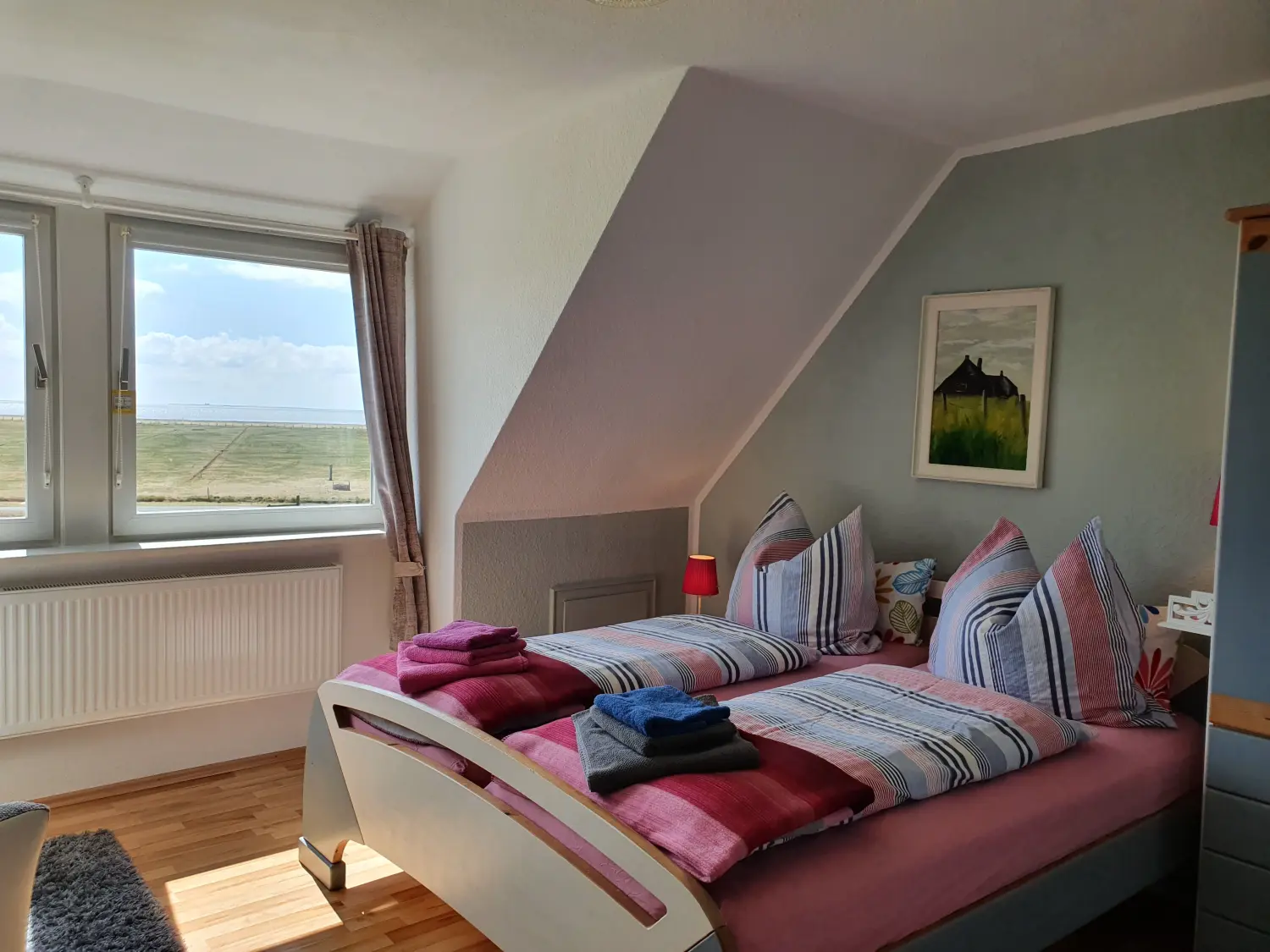 Wohnung 1 - Rebellzimmer von Haus Helgoland Schlafzimmer