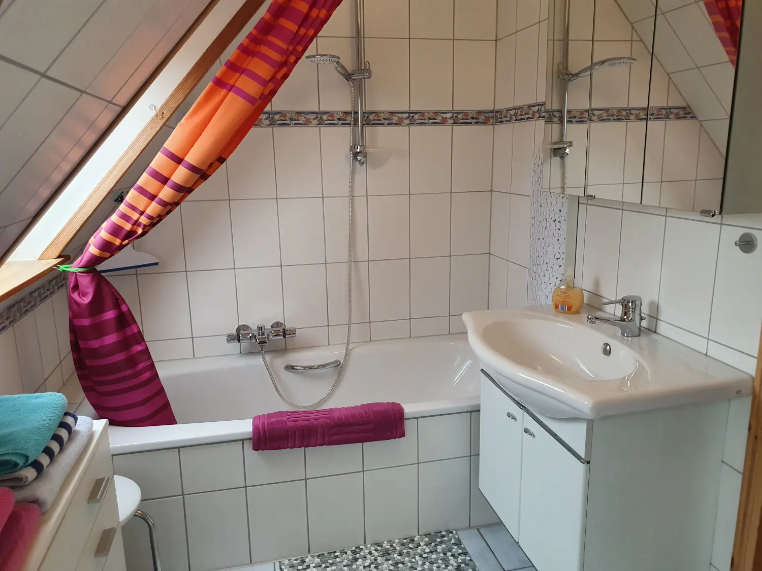 Badezimmer Wohnung - Rebellzimmer von Haus Helgoland